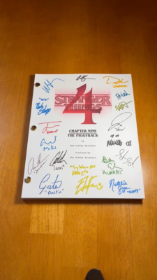 stranger things4 クリッシー　グレースヴァンディーン　直筆サイン $_57.JPG?set_id=880000500F