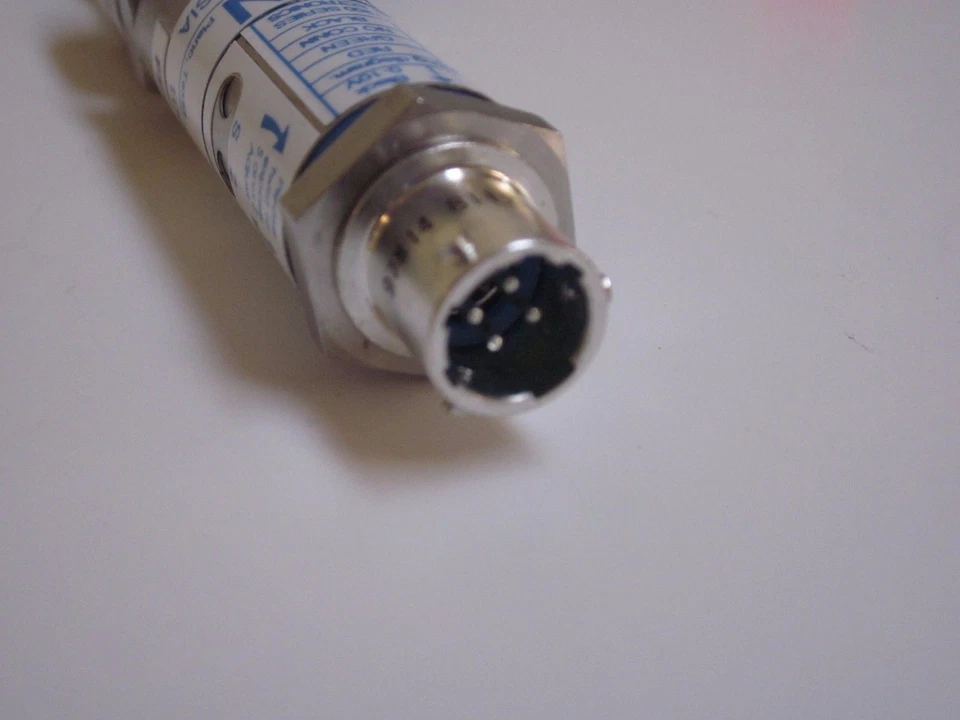 Camiseta Swagelok Micro-Fit 6LVV con transductor de presión de palmo, etiqueta 23-0552 Foto 4 de 4