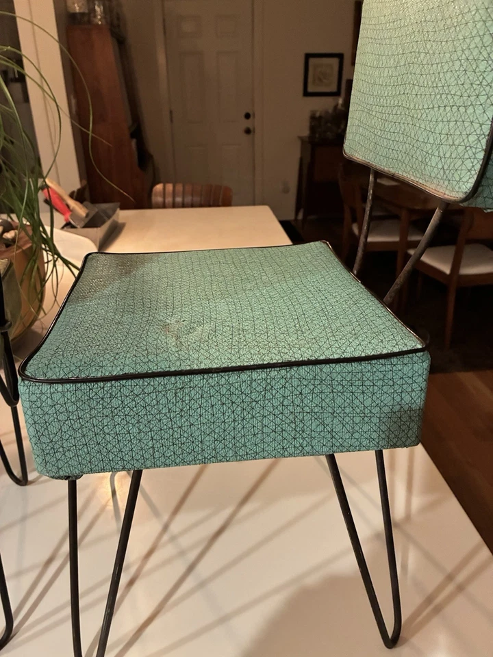 Vintage Pair of Small Mid Century  Modern Child's Chairs - Image 4 of 4