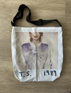 テイラースウィフト 1989ツアー オフィシャルトートバッグ Taylor Swift Tote Bag- – Cheeky Bliss