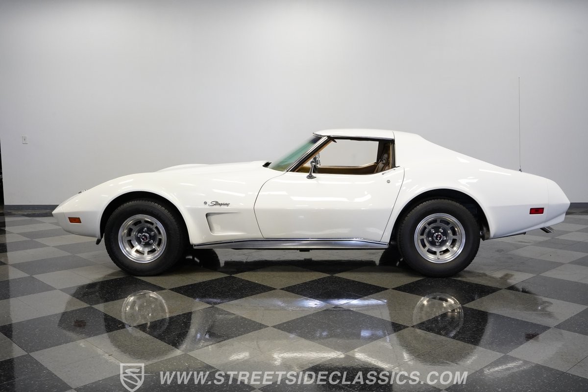 1974 White Chevrolet Corvette   | C3 Corvette Photo 9