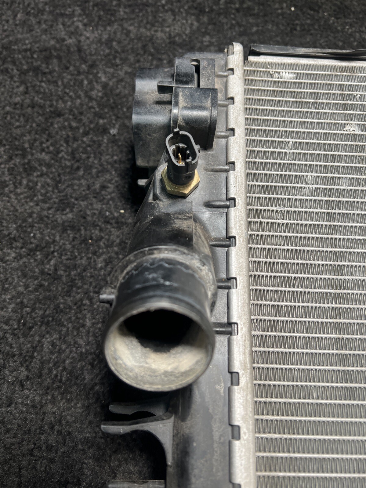 2017 Maserati Levante Engine Cooling Radiator OEM 16478746
