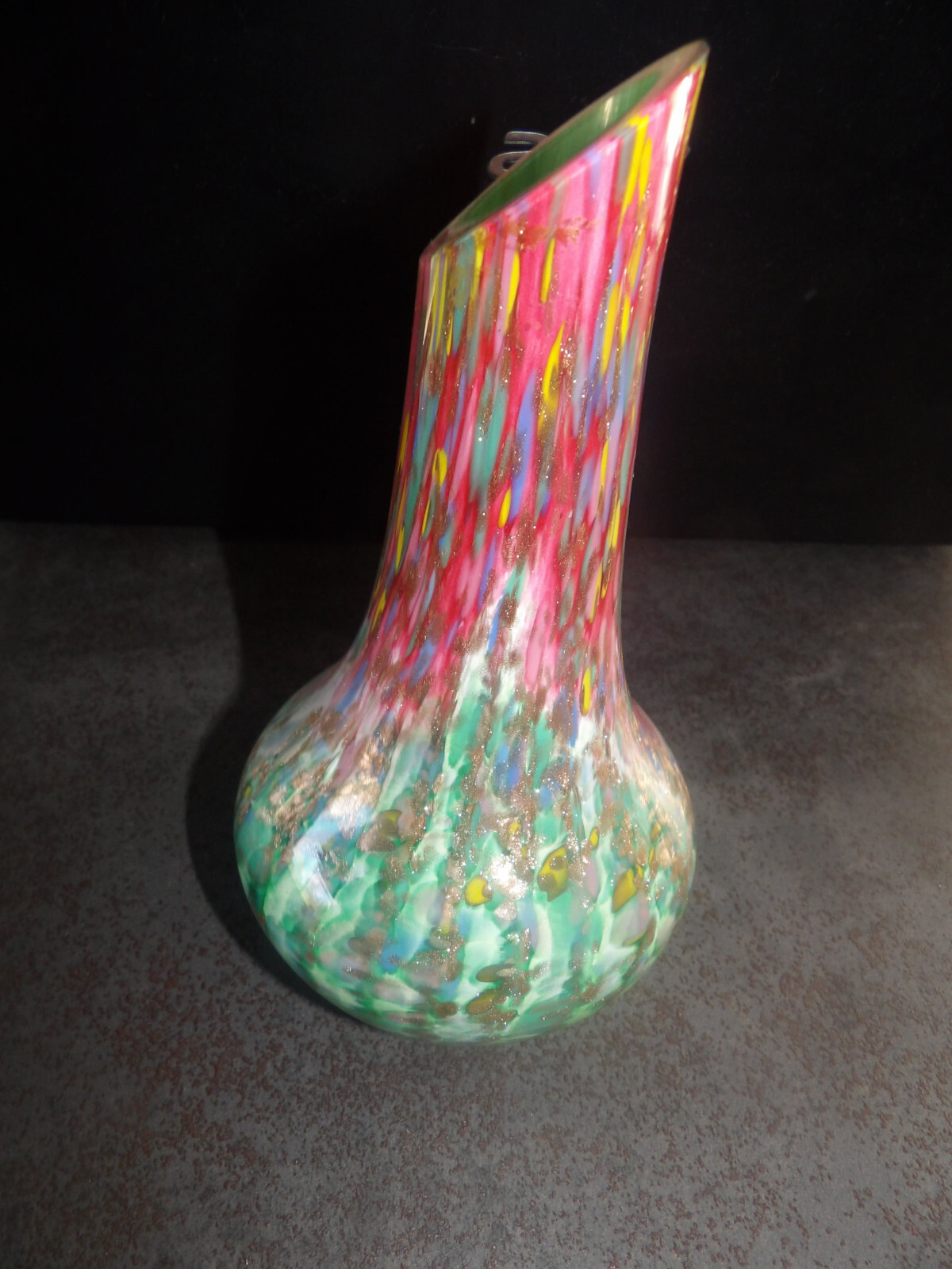 Vase à oreilles en verre épais, moulé, époque et style art déco