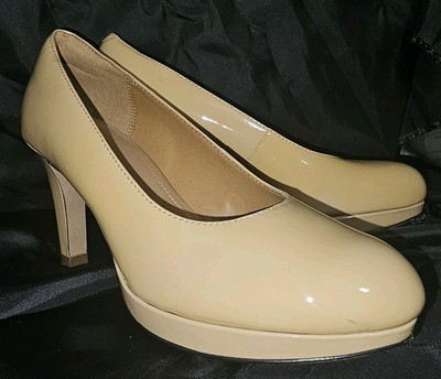 #ad NWOT Clarks Artesan Heels Sz 7 Too cute $18.00