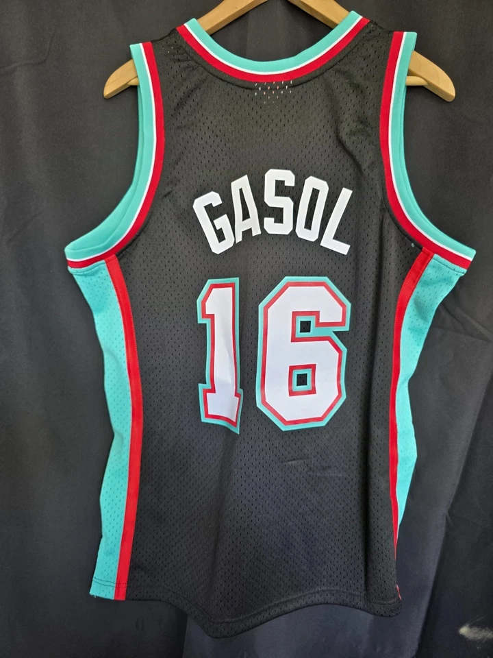 Pau Gasol Mitchell And Ness Hardwood Classic Men's Size Large Memphis Grizzlies - Image 2 of 4