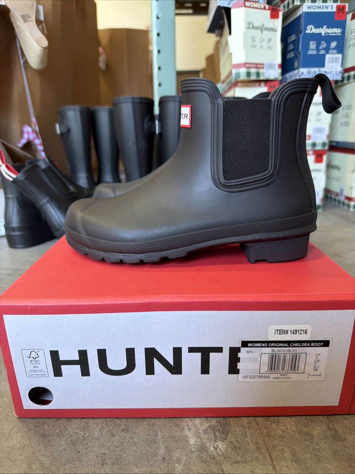 Hunter HTRWFS2078RMA Chelsea Rain Boot for Women, Size 8 - Black