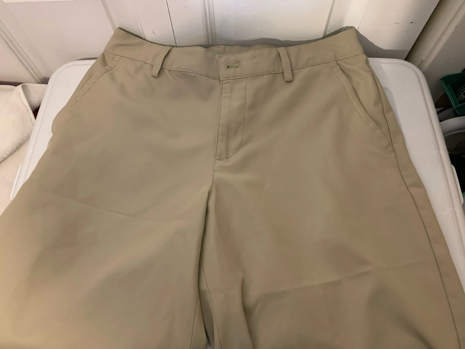IZOD Men’s Sz 30 Golf Shorts Tan Outdoor
