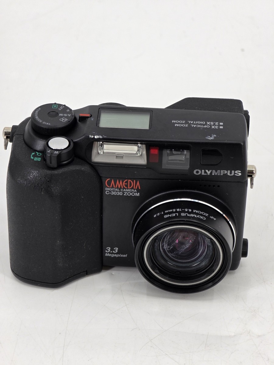 OLYMPUS CAMEDIA C-3030 ZOOM 3.3MP BLACK DIGITAL CAMERA w Memory