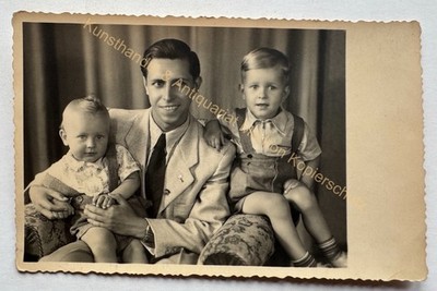 orig. Photo Photography Postcard Children Father Parents Fashion around 1930
