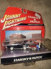 Johnny Lightning 74 Ford Torino 1969 Lincoln Continental Starsky Hutch Diorama
