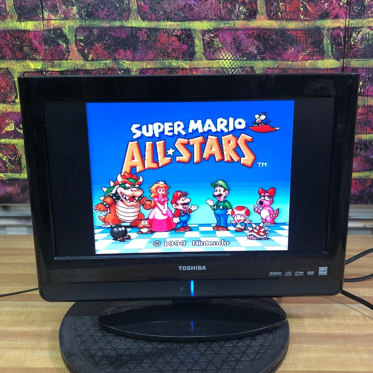 勇気あるもの DVD TOSHIBA Toshiba 15LV505-T 15 LCD TV/DVD Player 720p RCA/RGB/S-VIDEO for