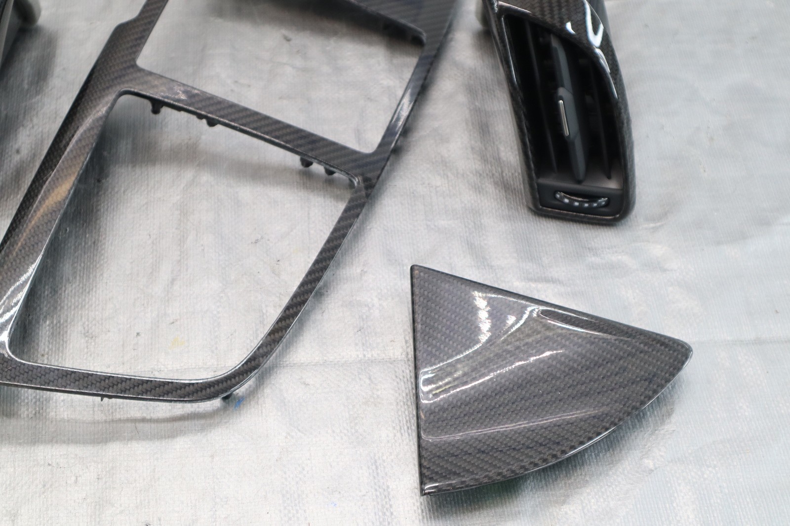 2022 2023 AUDI R8 V10 5.2L AWD OEM CARBON INTERIOR DOOR SILLS CONSOLE DOOR VENTS