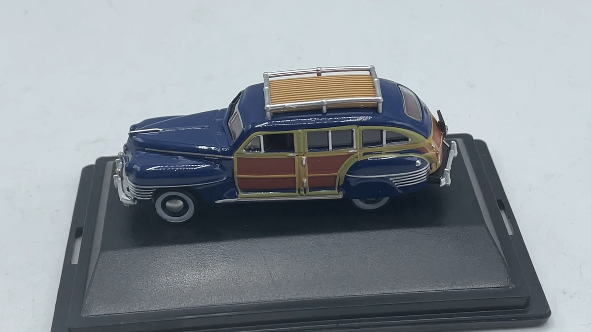 1942 Chrysler Town and Country Diecast car 1:87 Scale Oxford Woody