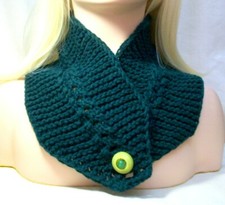 DARK GREEN SCARF NECK WARMER BUTTON WINTER FALL NEW HAND KNITTED 29  LONG