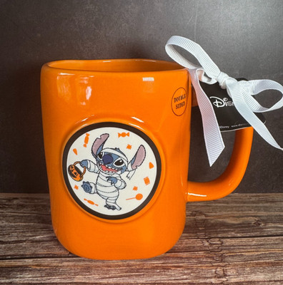 Rae Dunn Keramiktasse - Halloween - Disney Stitch Mummy - No Regrets US-Import