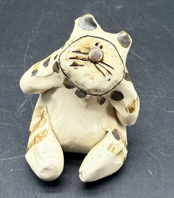 Handmade Studio Pottery Kitty Cat Figurine Unsigned