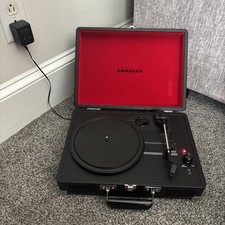 Black Crosley Cruiser portable suitcase turntable Red Velvet Int. Great Cond.