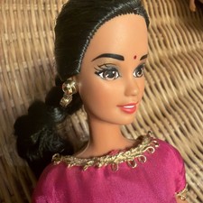 A 1995 Indian Doll Dressed In A Facetia Sari Dolls Of The World
