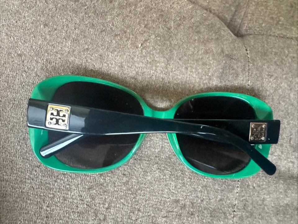 Gafas de sol polarizadas de gran tamaño Tory Burch TY7036 negras/amarillas/verdes + estuche Foto 4 de 4