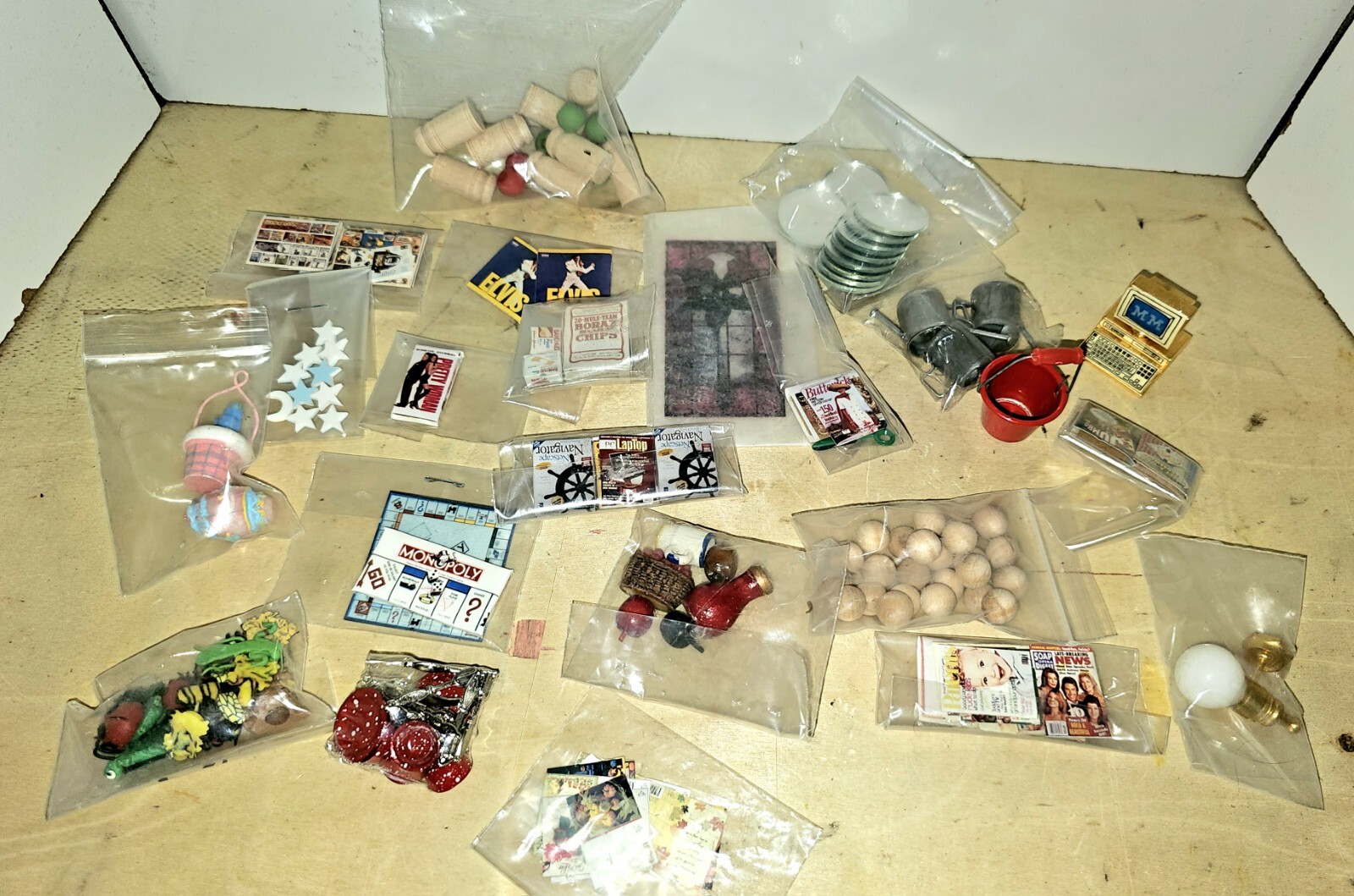 Lot Of Vintage Miniature Dollhouse Accessories eBay