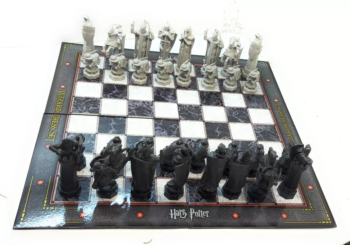  The Noble Collection Harry Potter Wizard Chess Set