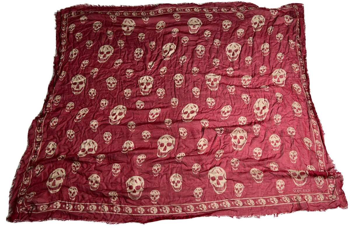 $498 Alexander McQueen Skull Scarf USA SELLER Authentic Red $498 Alexander McQueen Skull Scarf USA SELLER Authentic Red