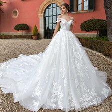 Luxury Wedding Dresses Sweetheart Lace Applique Cathedral Bridal Gowns Train