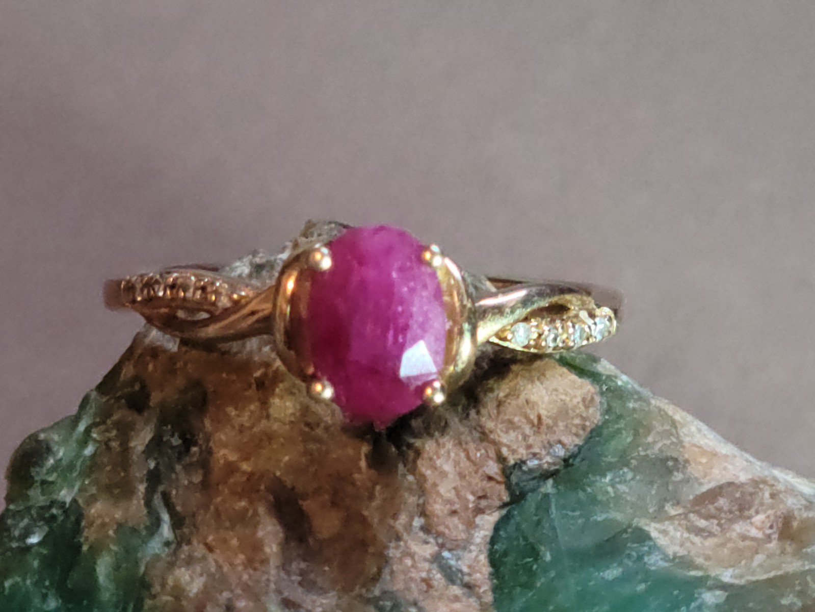 🍒 Vtg 10k Solid Gold Ring (Yellow) Oval Ruby Dia… - image 2