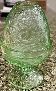 Vintage Tiara Indiana Glass Chantilly Light Green Fairy Lamp