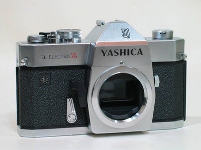 YASHICA TL ELECTRO X 35mm Spiegelreflexkamera Junk No Power, Working Film Adv...
