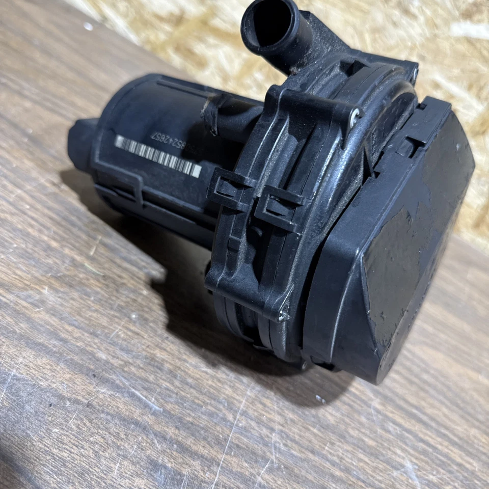 BMW E46 330ci Air Pump Secondary Injection SAI Unit Airpump 3.2L Oem 2001-2006 - Image 2 of 4