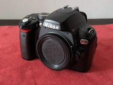 Nikon D60 CCD 10.2 Megapixel DX APS-C Digital SLR Camera DSLR