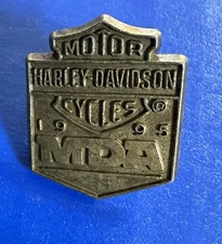 Vintage Harley Davidson Motorcycles 1995 MDA Lapel Vest Jacket Or Hat Pin