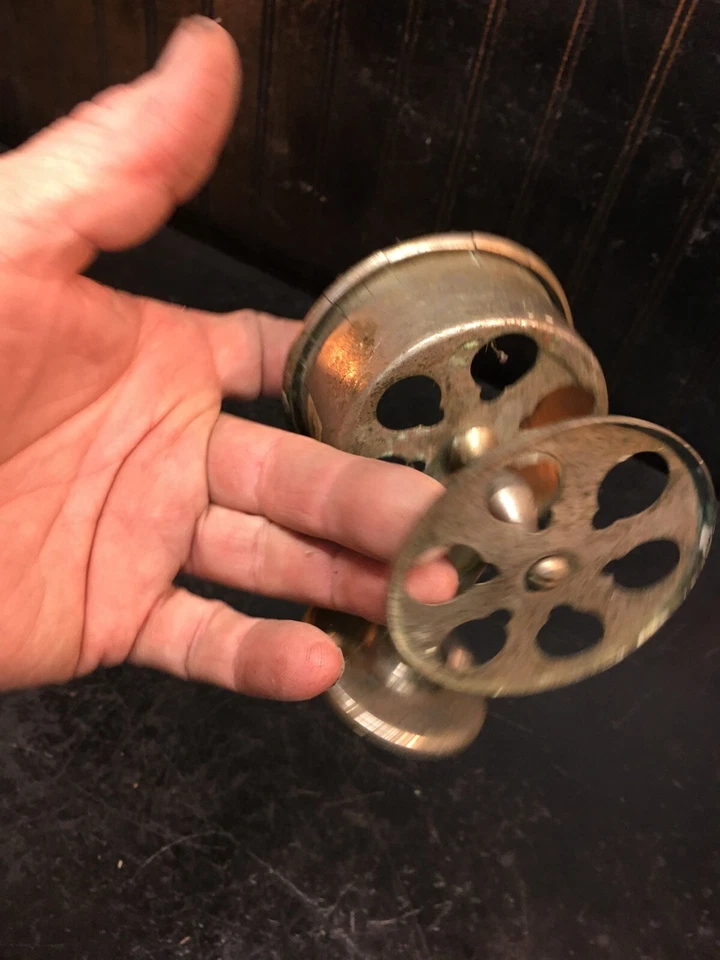 Vintage Wall-Mounted Metal Shaving Mug Holder Bathroom Accessory? - Image 4 of 4