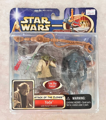 Star Wars Attack Of The Clones Yoda with Force Powers Hasbro Action Figure
