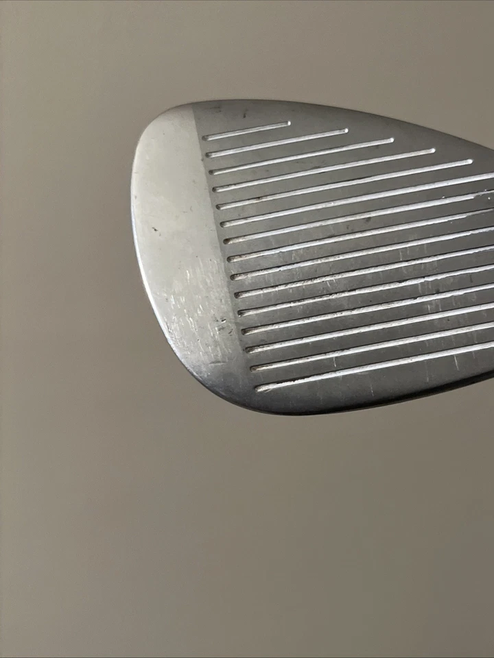 Acer Series 2001 •TWB• 9 Iron Steel Shaft Right Hand  - Image 3 of 4