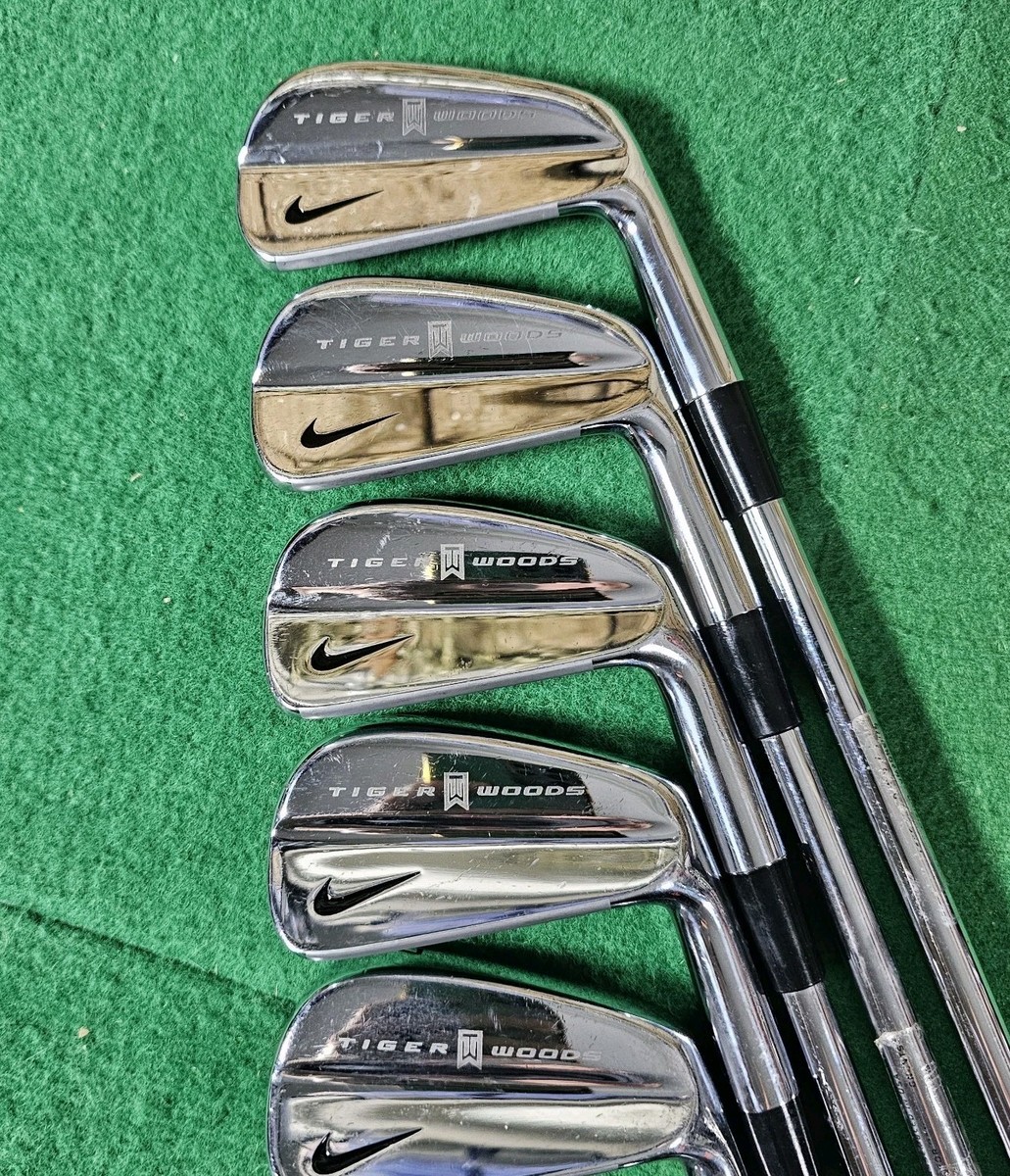 NIKE TIGER WOODS 2004 リミテッドアイアンセット 8本　+α 2004 Nike Tiger Woods Irons 3-PW / Limited Edition / Original