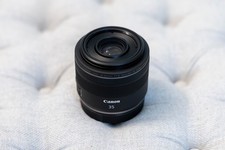 Canon RF 35mm f/1.8 Macro IS STM Camera Lens Mint Canon Full Frame Free Shipping