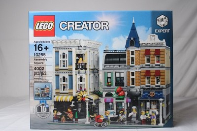Lego Creator Expert: Assembly Square 10255 New Factory Sealed 4002pcs *Retired*