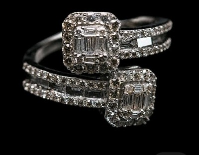 Ladies 10K White Gold  Natural Round & Baguette Diamond Ring Size 6.5 Wt 3.8gm