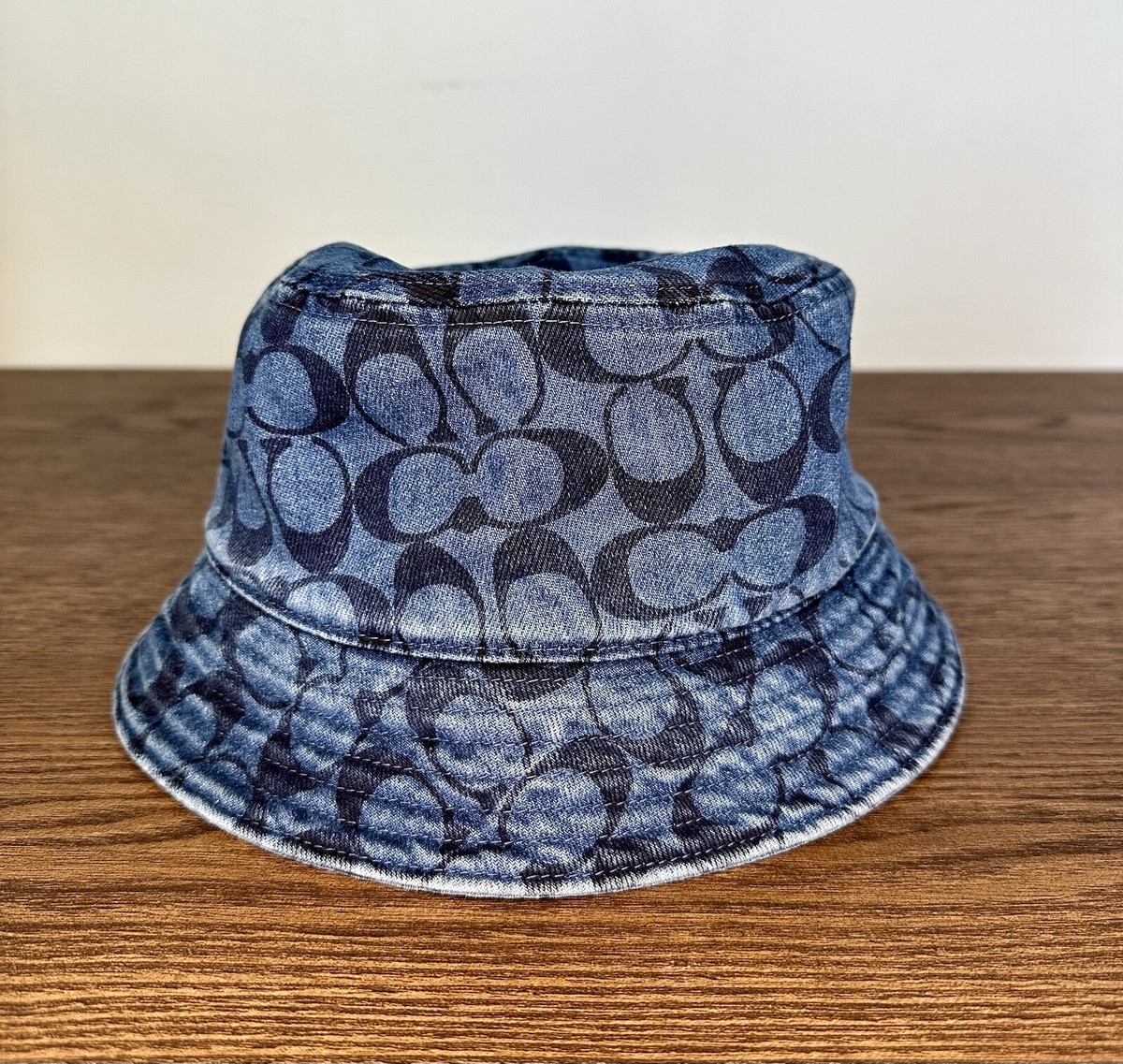 COACH デニムブルーバケットハット XS/S Coach Signature Foldable Bucket Denim Hat in Blue | eBay
