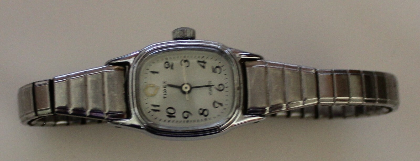 Vtg Timex Quartz Ladies Watch Base Metal Bezel Stainl… Gem