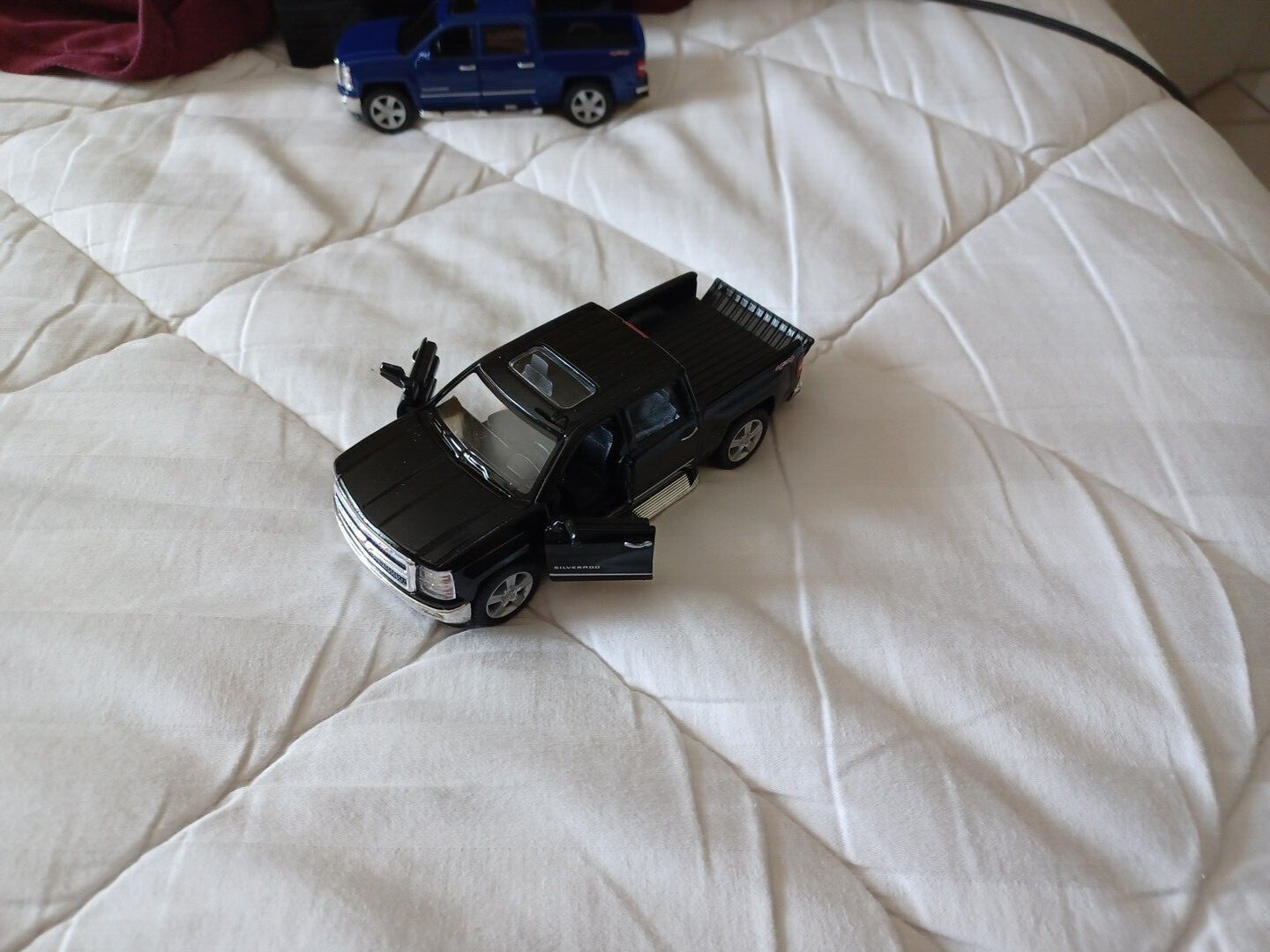 Picture 5 of 24