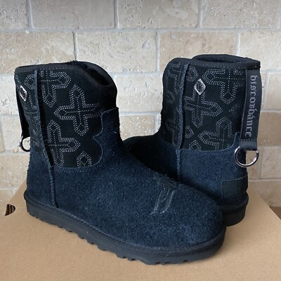 UGG X CHILDREN OF THE DISCORDANCE CLASSIC SHORT BLACK ALL GENDER