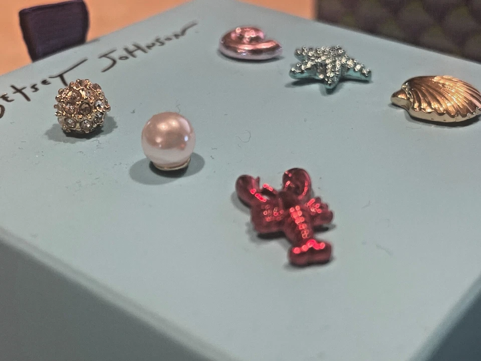 Juego de aretes Betsey Johnson estrella de mar concha langosta estrás perla playa Foto 2 de 4