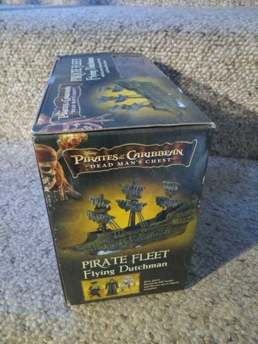 Pirates Of The Caribbean Pirate Fleet Black Pearl & Flying Dutchman Zizzle NEW  - Picture 16 of 17