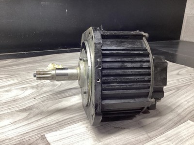 Yaskawa SGMRS-06A2B-YR11 AC Servo Motors w/Encoder UTSAE-B17CL #104C137PR4