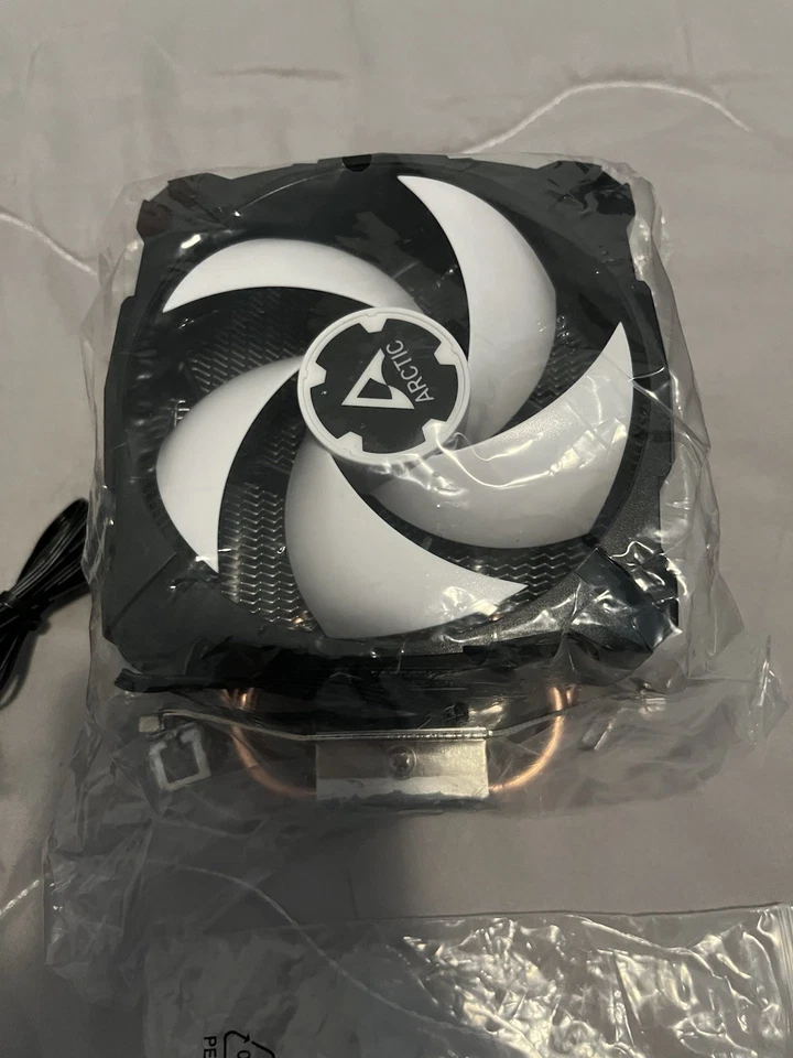 Kit PC: 3 ventole MSI + dissipatore CPU + accessori (LGA1700) - Immagine 3 di 4