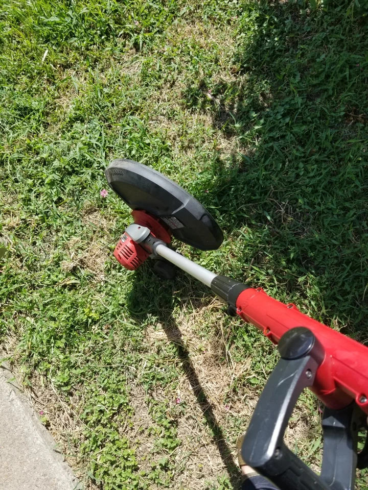 Craftsman 30383 110V Trimmer - Used, Trimmer Head Needs Replacement - Image 4 of 4