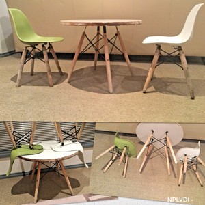 kids table with two chairs